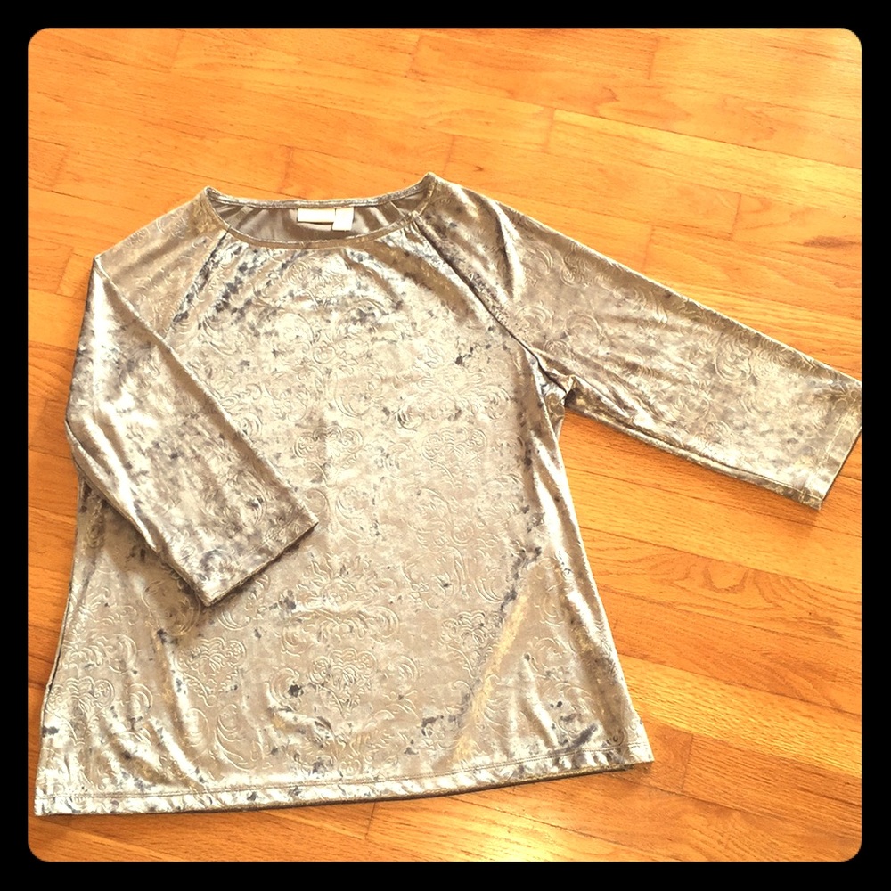 Chicos gray embossed velour 3/4 sleeve top.